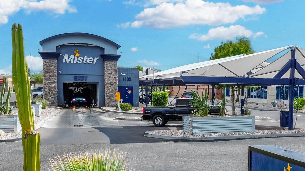 Primary Photo Of 1435 W River Rd, Tucson Carwash For Sale