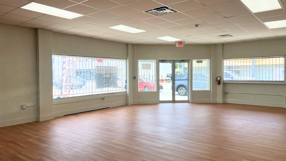 More Photos Of 2601 W Flagler St, Miami Storefront For Lease