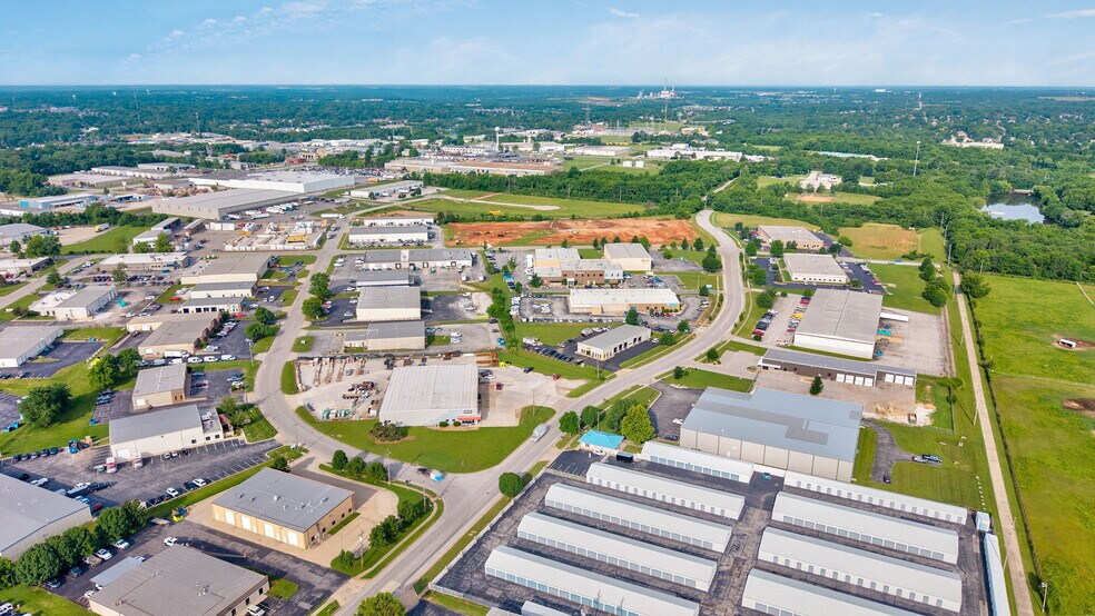 More Photos Of 2140 W Sunset St, Springfield Industrial For Sale