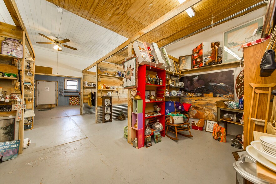 More Photos Of 223 W Main St, Mountain View Storefront For Sale