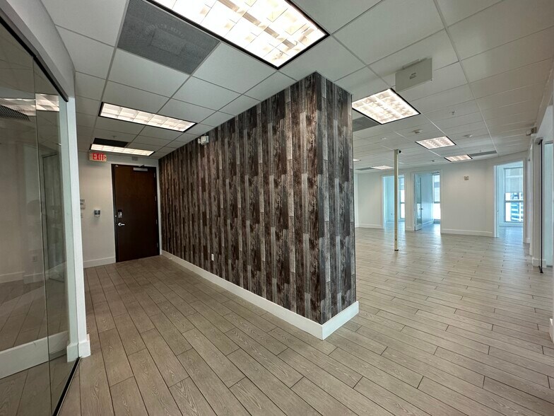 More Photos Of 175 SW 7th St, Miami Medical For Lease