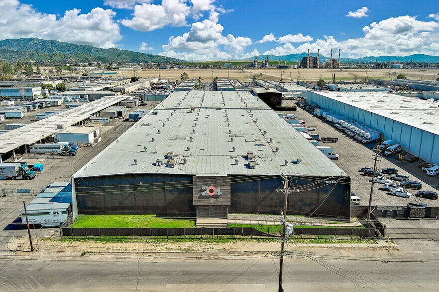 More Photos Of 12224 Montague St, Pacoima Distribution For Lease