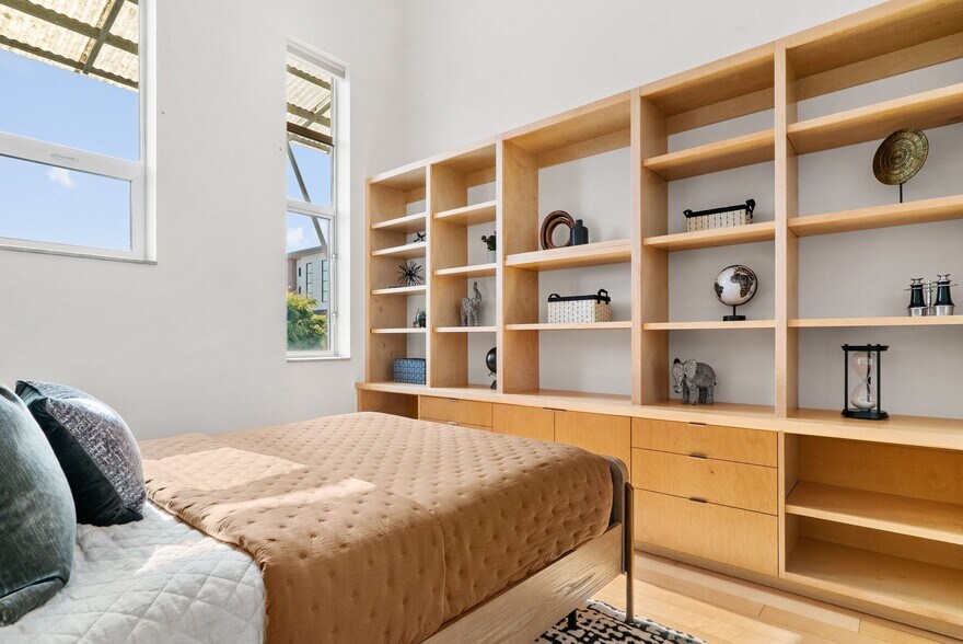More Photos Of 108 High Rd, Santa Cruz Flex For Sale