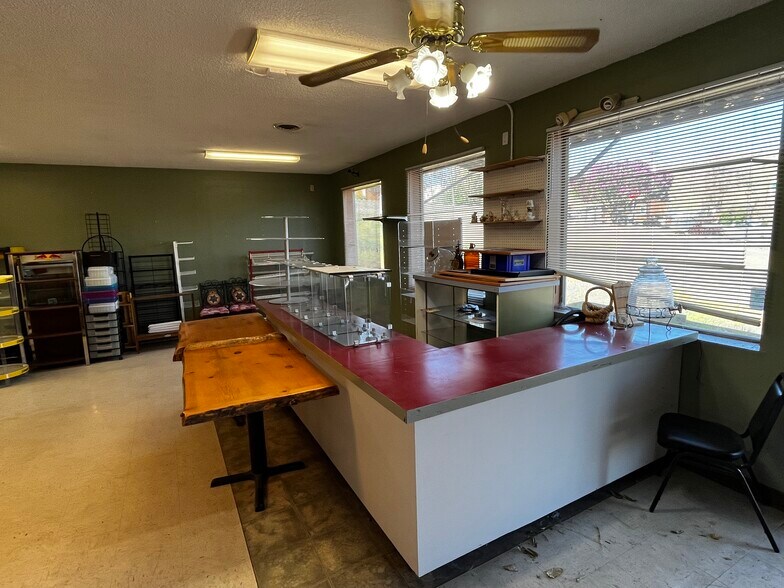 More Photos Of 99 3rd St, Maupin Restaurant For Sale