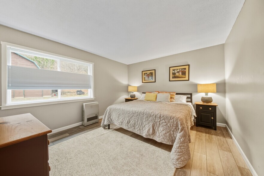 More Photos Of 798 Route 100, Wilmington Flex For Sale