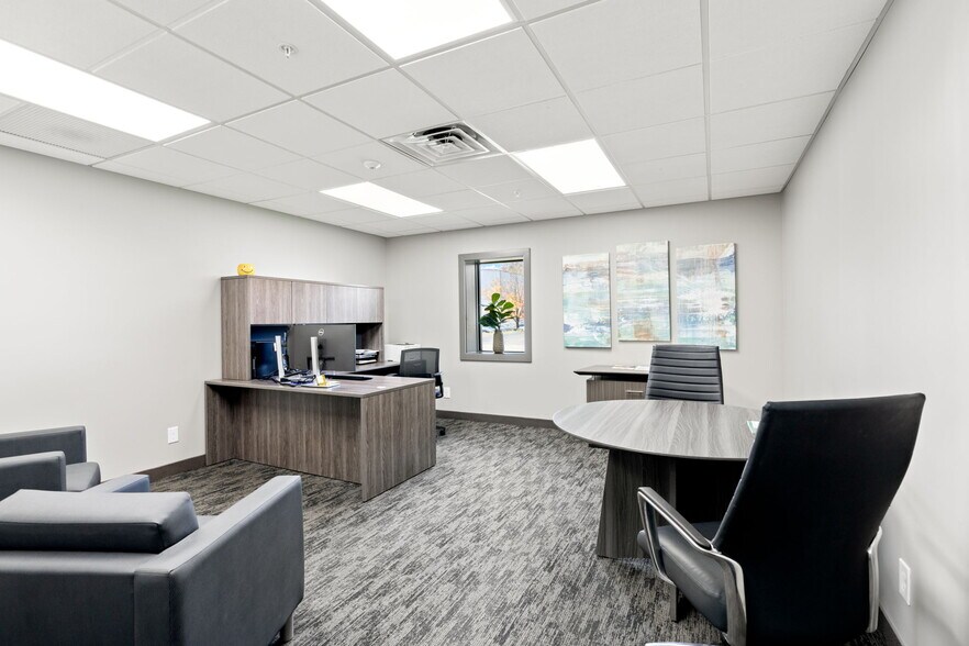 More Photos Of 3312 Gilmore Industrial Blvd, Louisville Warehouse For Lease