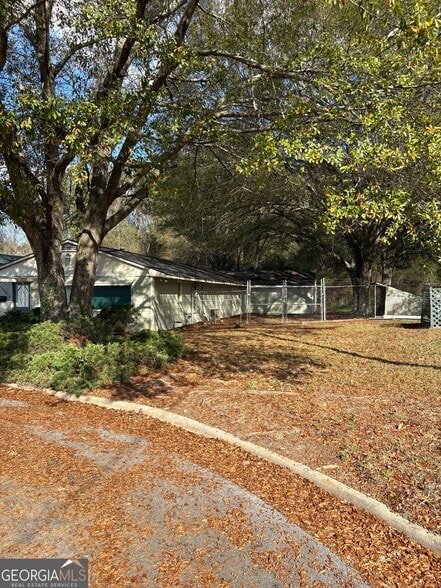 More Photos Of 12 Commerce Ct SE, Rome Flex For Sale