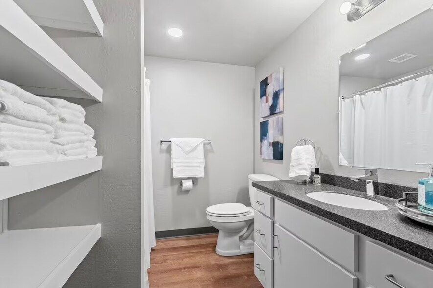 More Photos Of 216 Northland Ave, Green Bay Apartments For Sale