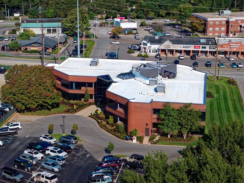More Photos Of 4910 Brownsboro Rd, Louisville Office For Lease