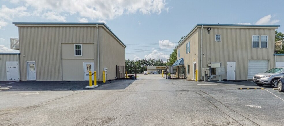 More Photos Of 3715 Argent Blvd, Ridgeland Self Storage For Lease