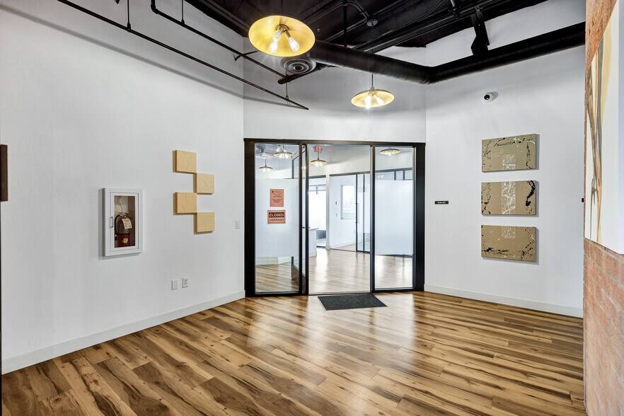 More Photos Of 2727 N 3rd St, Phoenix Office For Sale