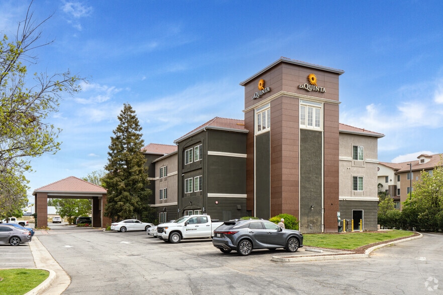 More Photos Of 8858 Spectrum Park Way, Bakersfield Hotel For Sale