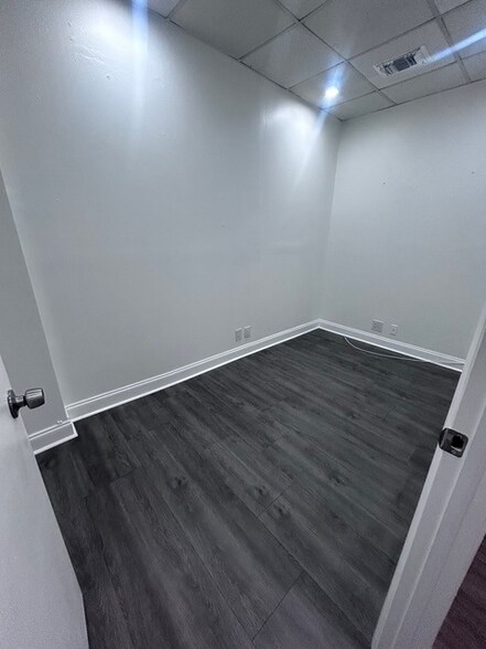 More Photos Of 900 W 49th St, Hialeah Medical For Lease