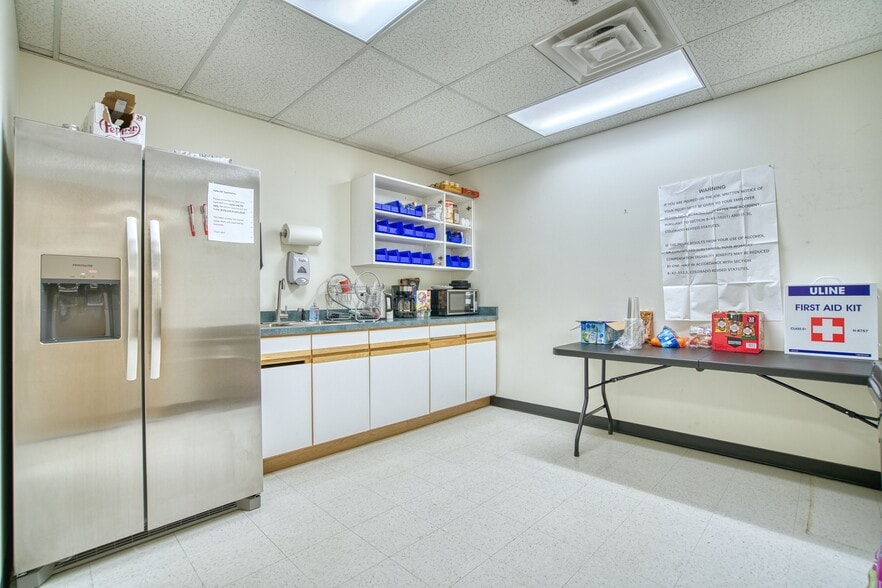 More Photos Of 280 S Taylor Ave, Louisville Research And Development For Lease