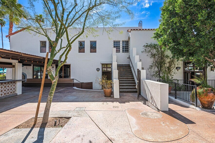 More Photos Of 369 N Palm Canyon Dr, Palm Springs Restaurant For Sale