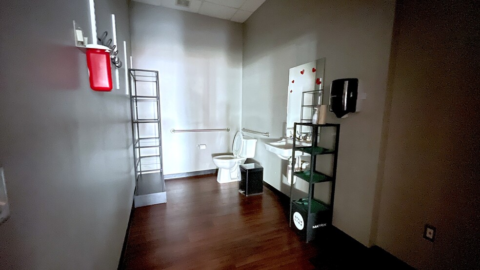 More Photos Of 6340 N Eldridge Pky, Houston Unknown For Lease