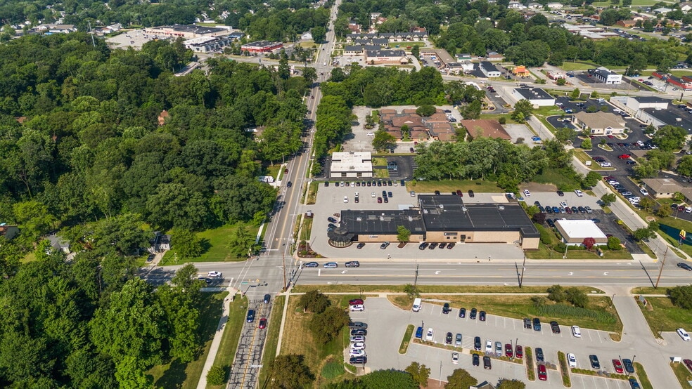 More Photos Of 1111 Glendale Blvd, Valparaiso Freestanding For Lease