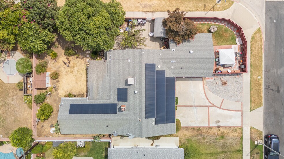 More Photos Of 6402 Graves Ave, Van Nuys Apartments For Sale