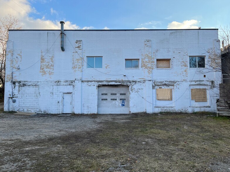 More Photos Of 113 N 1st St, West Branch Light Distribution For Lease