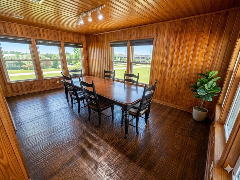 More Photos Of 513 S Tennessee St, McKinney Office For Sale