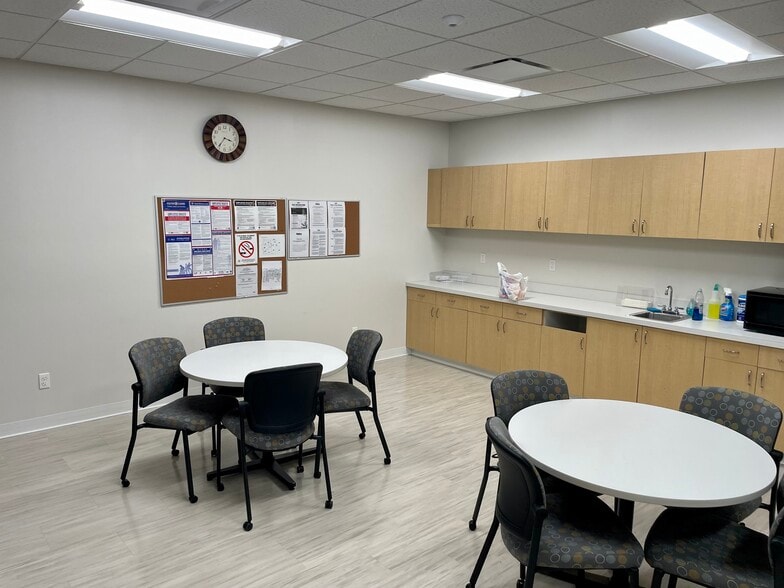 More Photos Of 20 Altieri Way, Warwick Flex For Lease