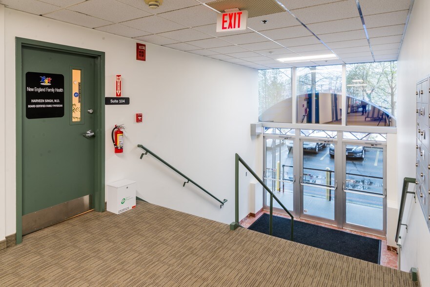 More Photos Of 463 Worcester Rd, Framingham Medical For Lease