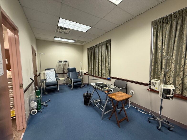 More Photos Of 294-298 State St, Hackensack Medical For Sale