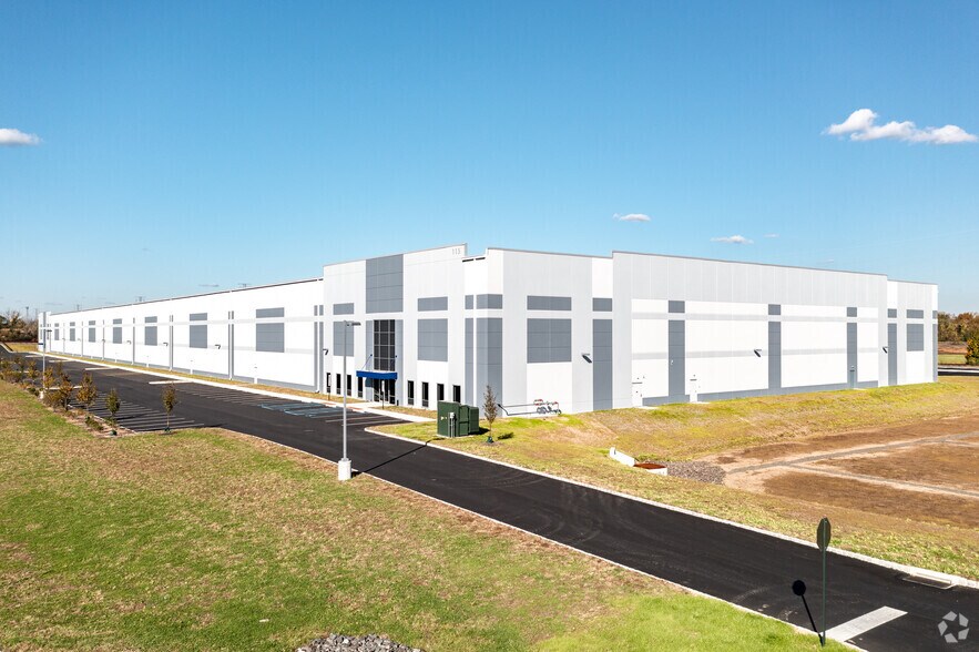 More Photos Of 115 Ben Fairless Dr, Fairless Hills Distribution For Lease