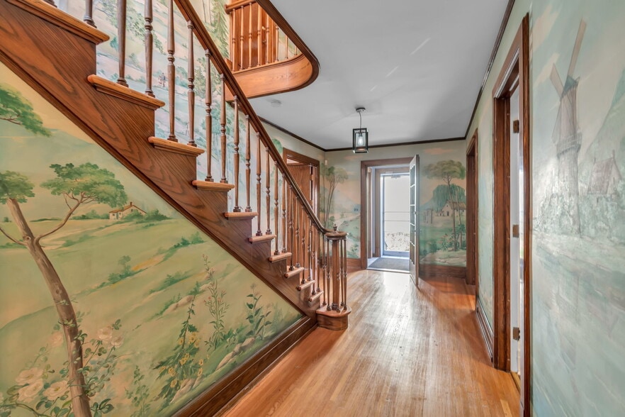 More Photos Of 2740 Main St, Buffalo Office Residential For Sale