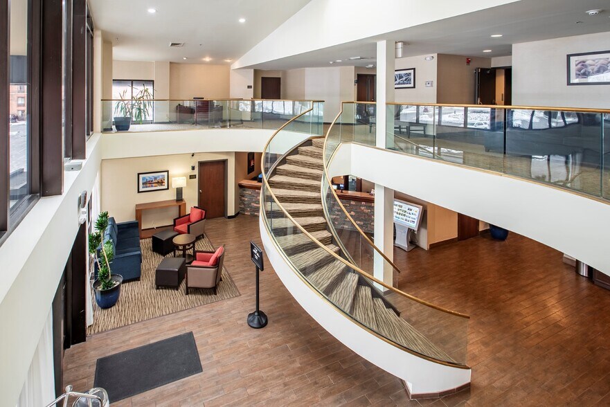 More Photos Of 17550 Rosbough Blvd, Middleburg Heights Hotel For Sale