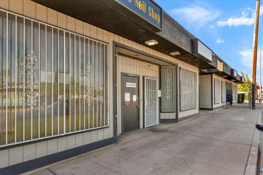 More Photos Of 3298 E McKinley Ave, Fresno Freestanding For Lease