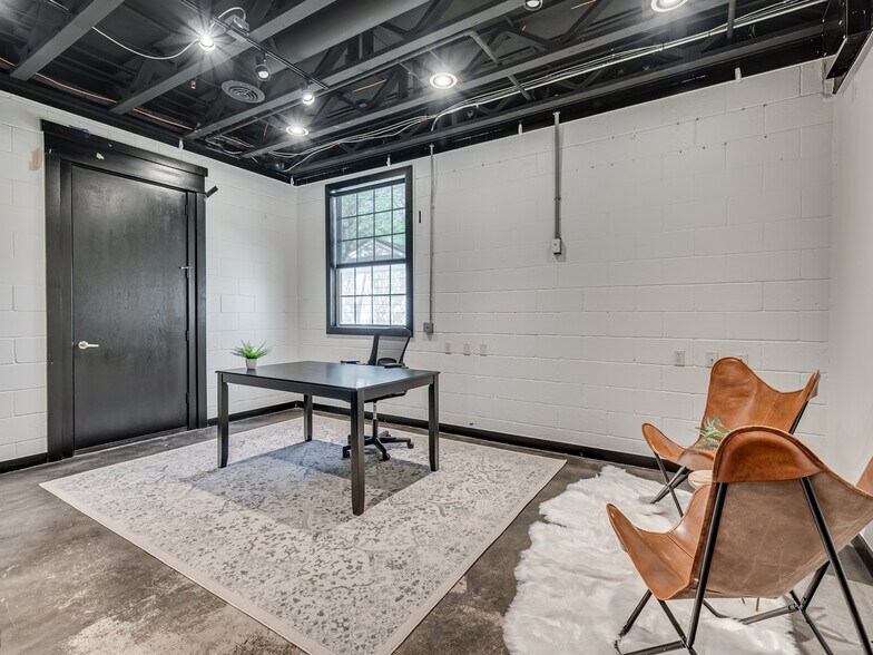 More Photos Of 235 W Hurd St, Edmond Office For Sale