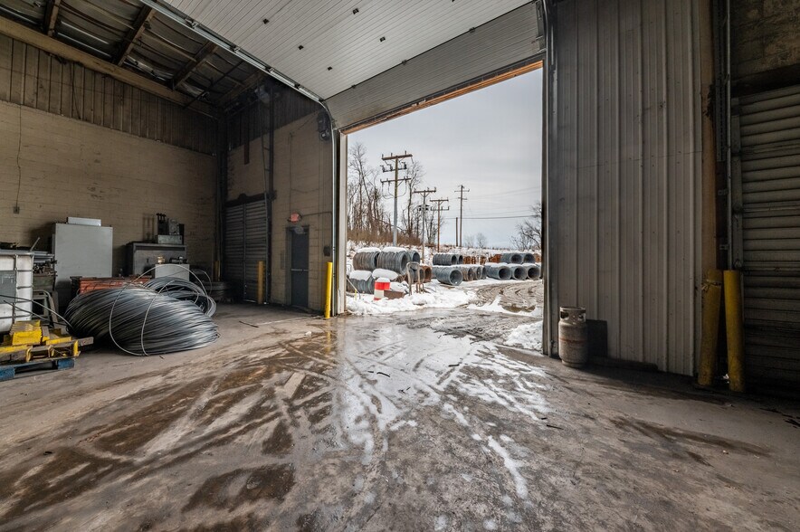 More Photos Of 714 Braddock View Dr, Mount Braddock Warehouse For Lease