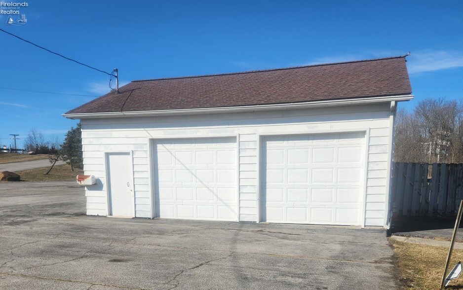 More Photos Of 3096 State Route 99 S, Willard General Retail For Sale