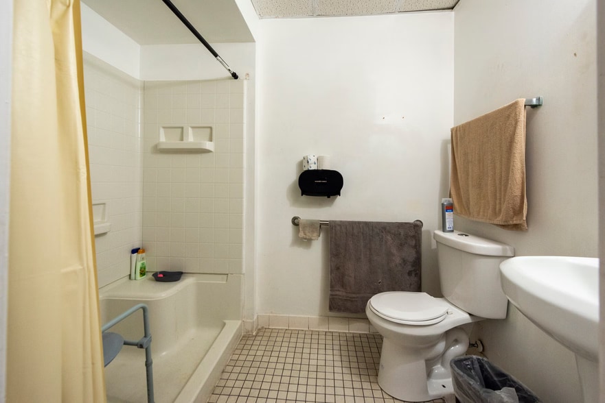 More Photos Of 2001 Polk St, Hollywood Healthcare For Sale