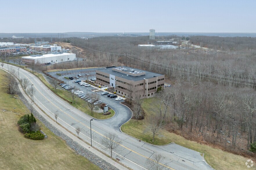 More Photos Of 1300 Highland Corporate Dr, Cumberland Office For Sale