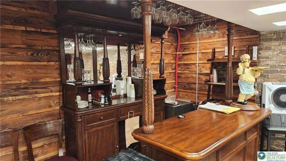 More Photos Of 874 Pa-903, Jim Thorpe General Retail For Sale