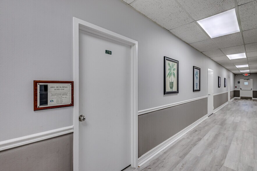 More Photos Of 6801 Lake Worth Rd, Greenacres Medical For Sale