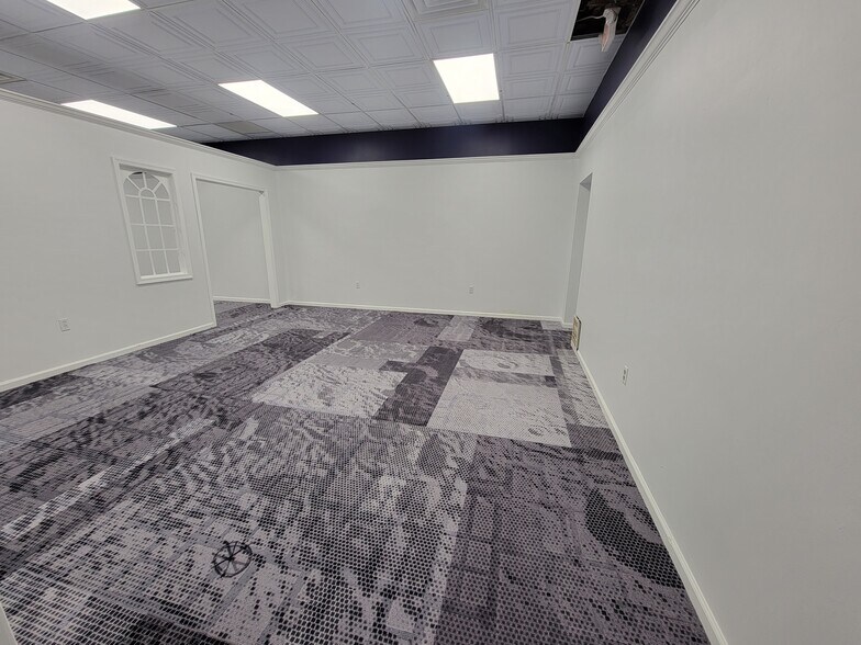 More Photos Of 71 Bellevue Ave, Langhorne Storefront Retail Office For Lease