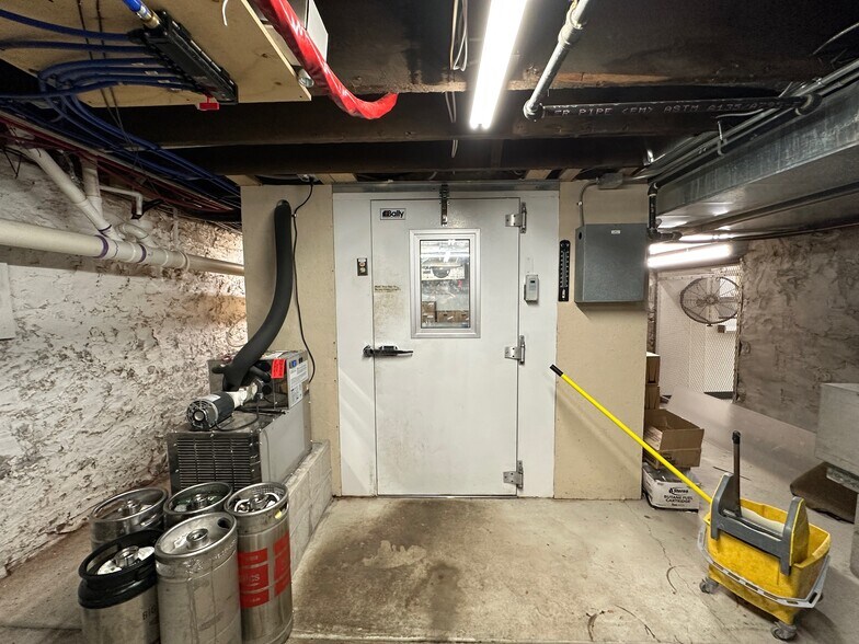 More Photos Of 1 Public Sq, Holley Apartments For Sale