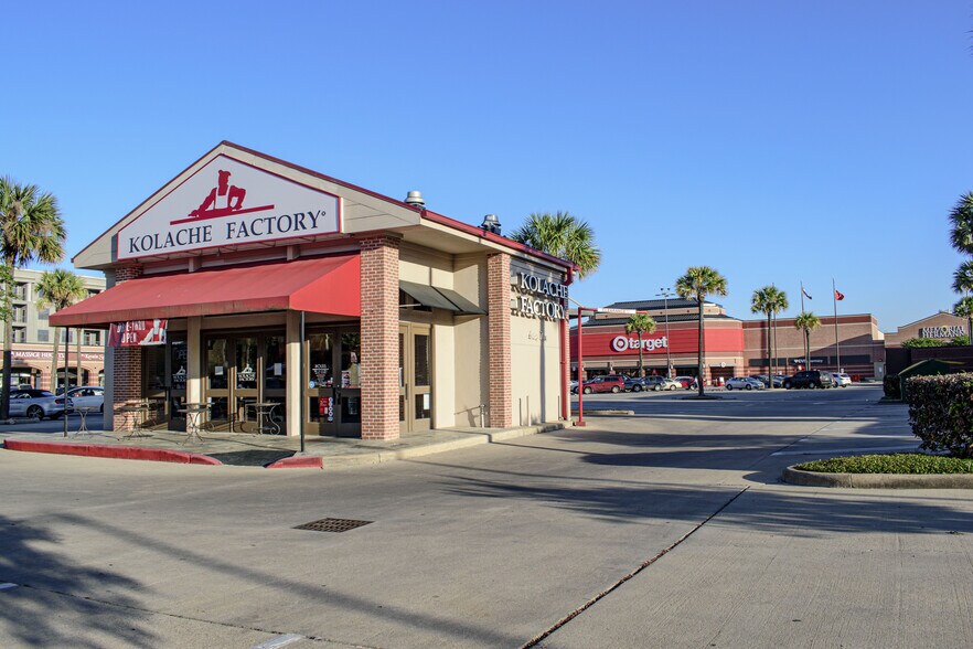 More Photos Of 2075 Westheimer Rd, Houston Unknown For Lease