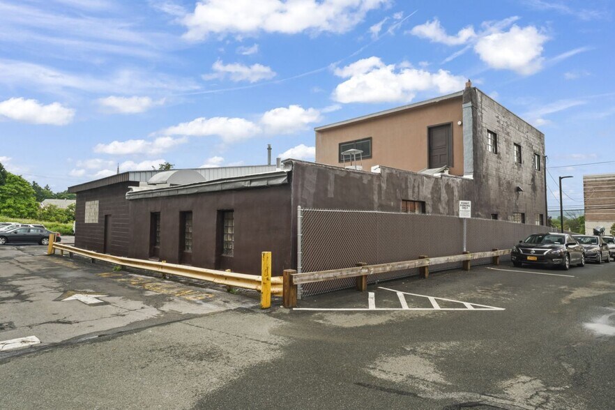 More Photos Of 111 Nott Ter, Schenectady Auto Repair For Sale