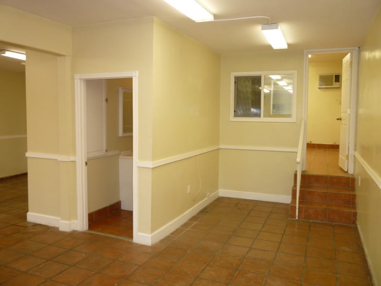 More Photos Of 13173 Van Nuys Blvd, Pacoima Storefront Retail Office For Sale