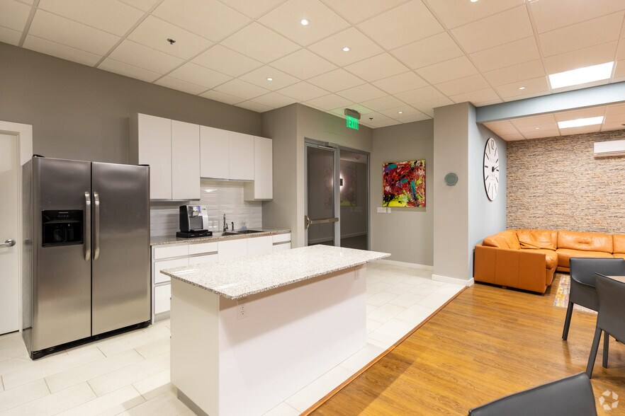 More Photos Of 522 S Boston Ave, Tulsa Apartments For Lease