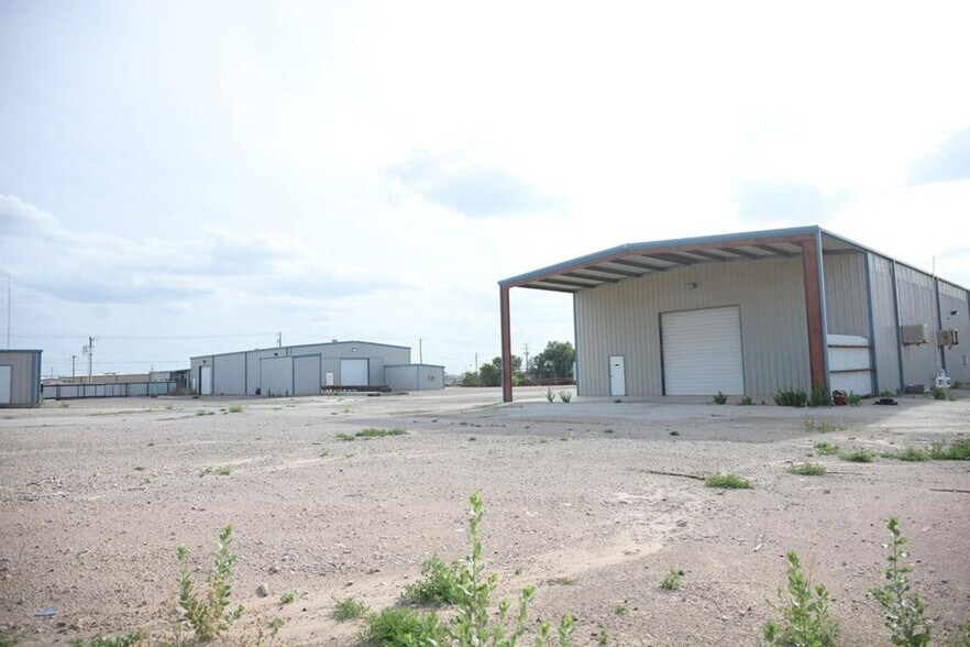 More Photos Of 3611 E State Highway 158, Midland Unknown For Lease