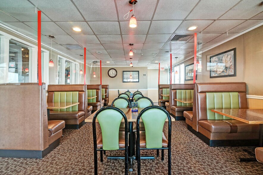 More Photos Of 1565 Marion-Waldo Rd, Marion General Retail For Sale