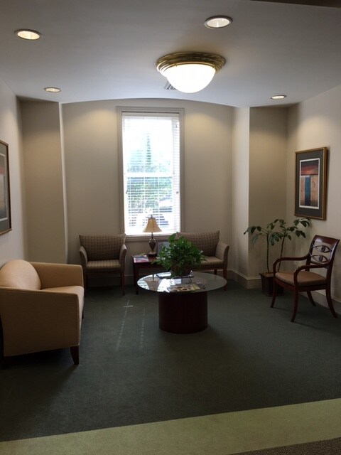 More Photos Of 24 W Chase St, Pensacola Office For Lease