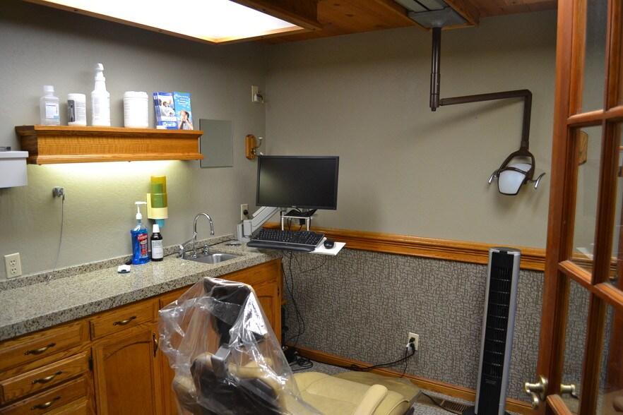 More Photos Of 6161 Clark Rd, Paradise Medical For Sale