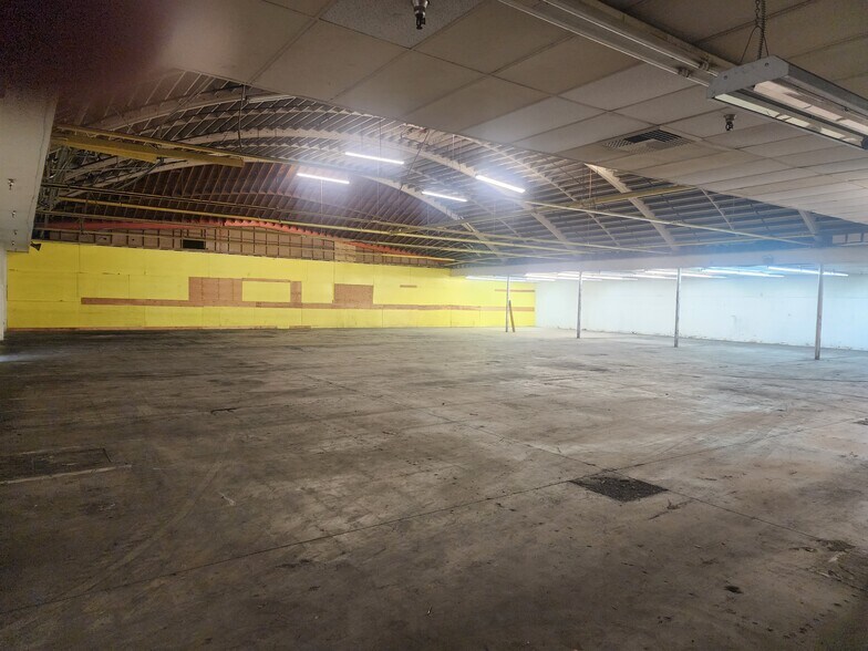 More Photos Of 2337 N Sierra Way, San Bernardino Warehouse For Lease