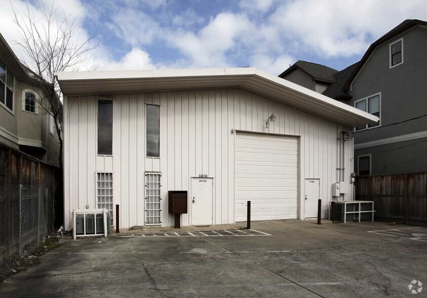 More Photos Of 5818 Kansas St, Houston Warehouse For Sale